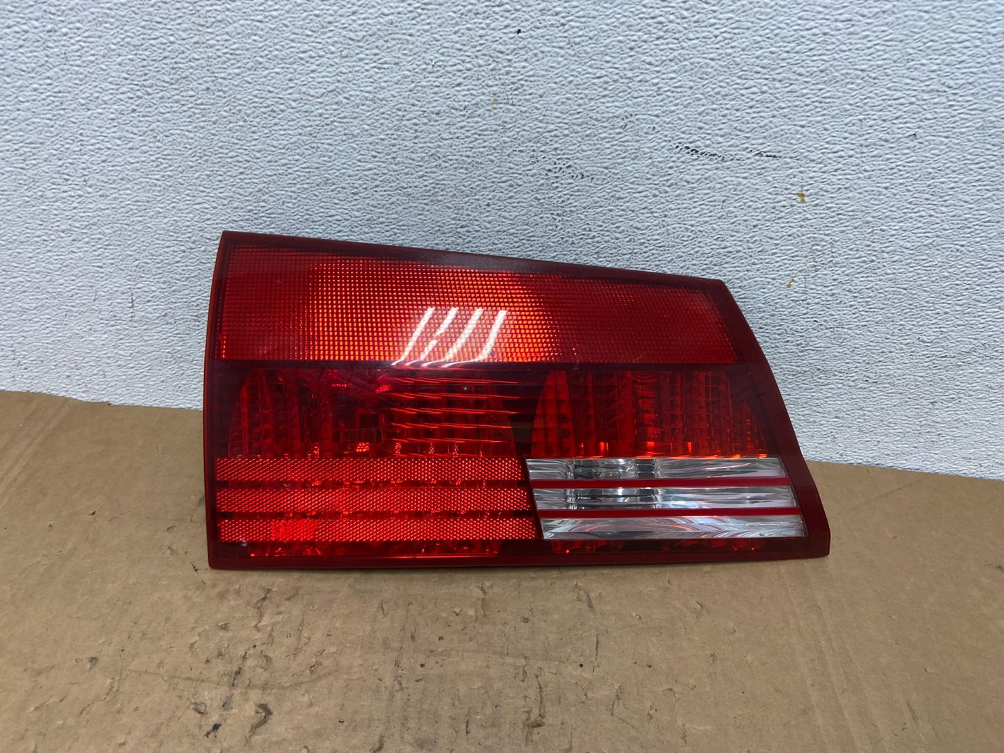 2004 - 2005 Toyota Sienna Left Driver LH Side Inner Tail Light AD3736 LK0