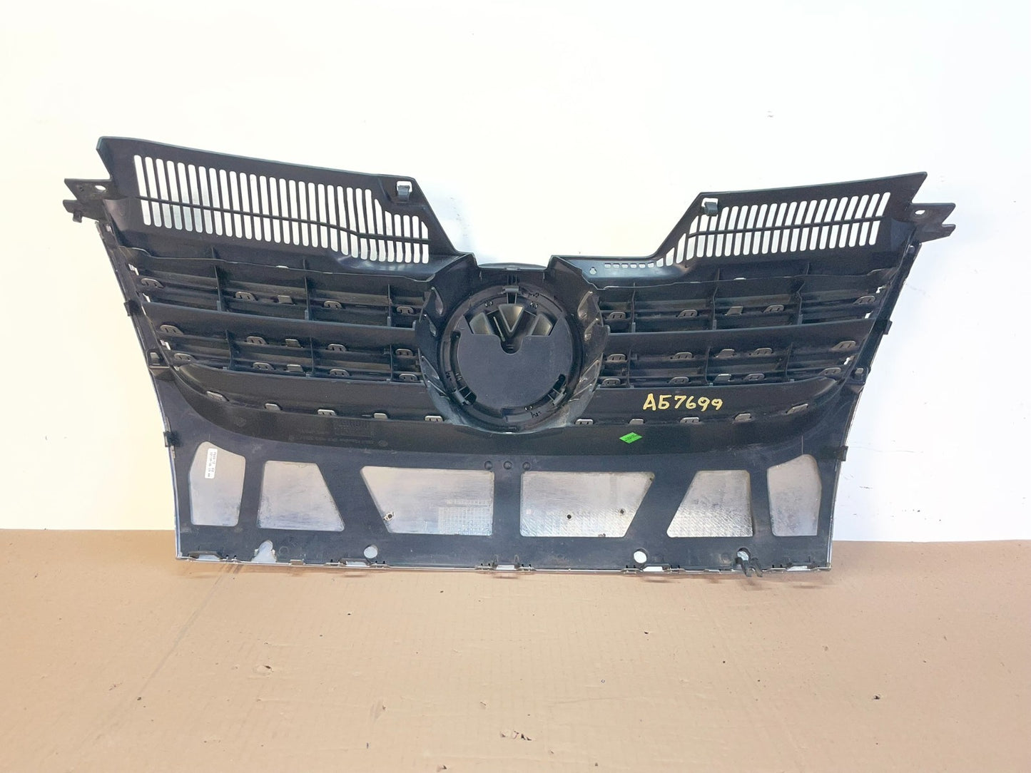 2005-2010 Volkswagen Jetta Front Upper Grille Grill Chrome AG7699 DG3