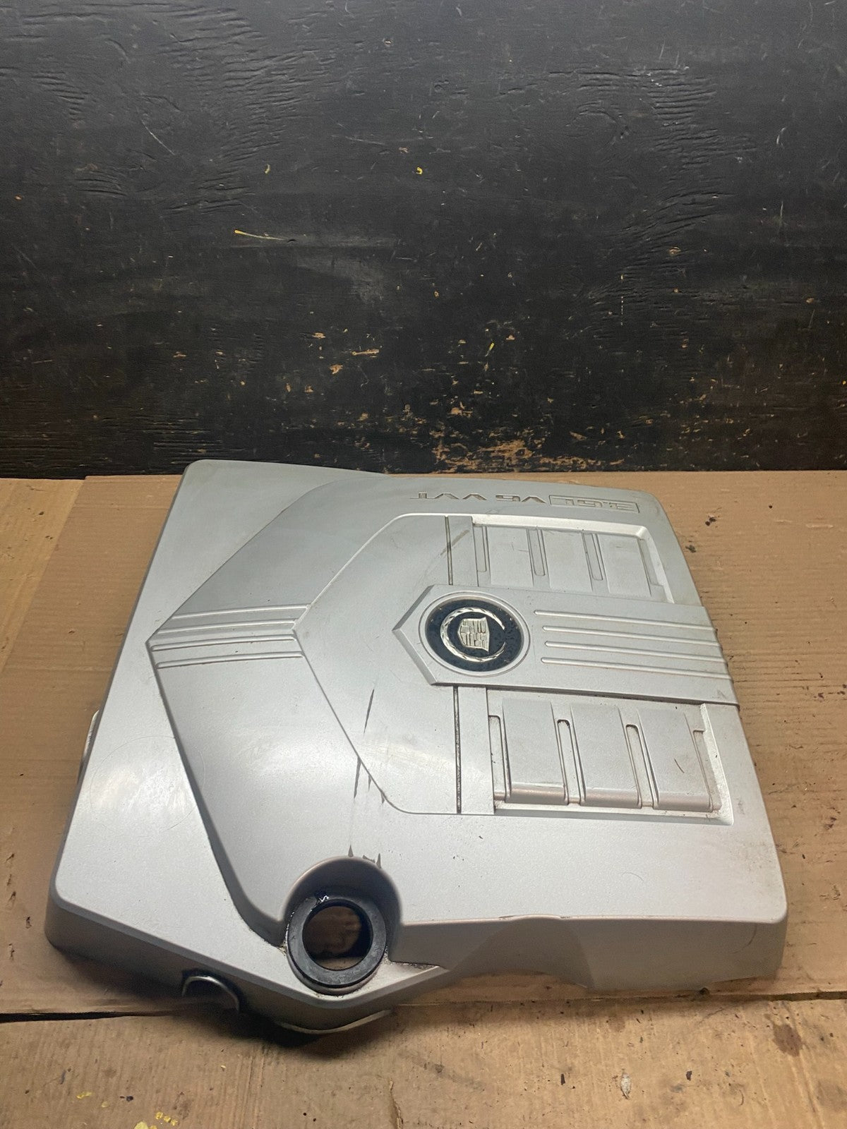 2004 to 2007 Cadillac CTS 3.6L Plastic Engine Cover Shield u7989 DG2