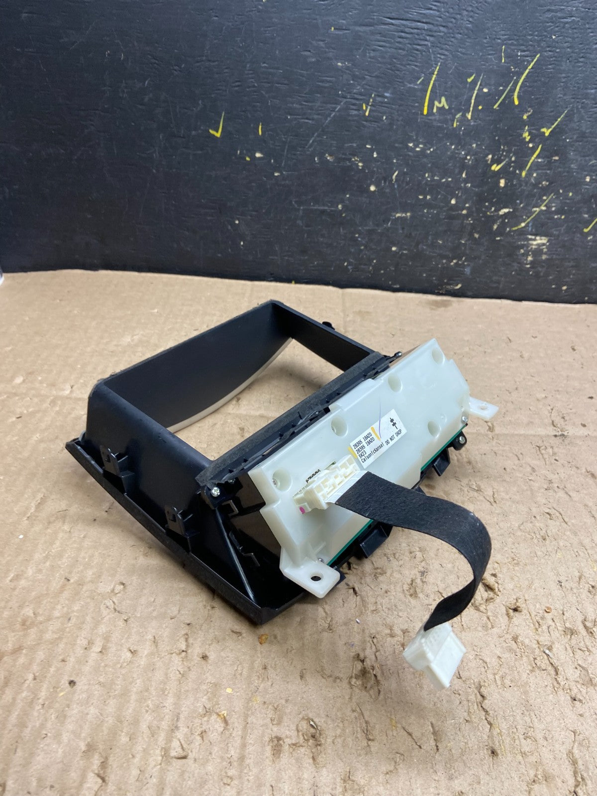 2014 to 2017 Infiniti QX50 Radio Player Climate Control Panel Bezel Y7923 DG3