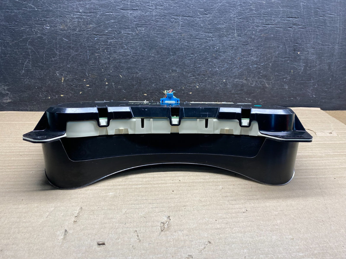 2003 to 2006 Chevrolet Silverado Speedometer Instrument Cluster AH9936 DG4