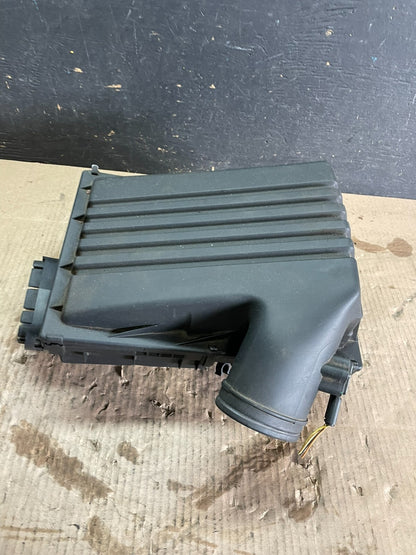 2007 to 2010 BMW X5 Air Intake Cleaner Filter Housing Box M8984 DG2