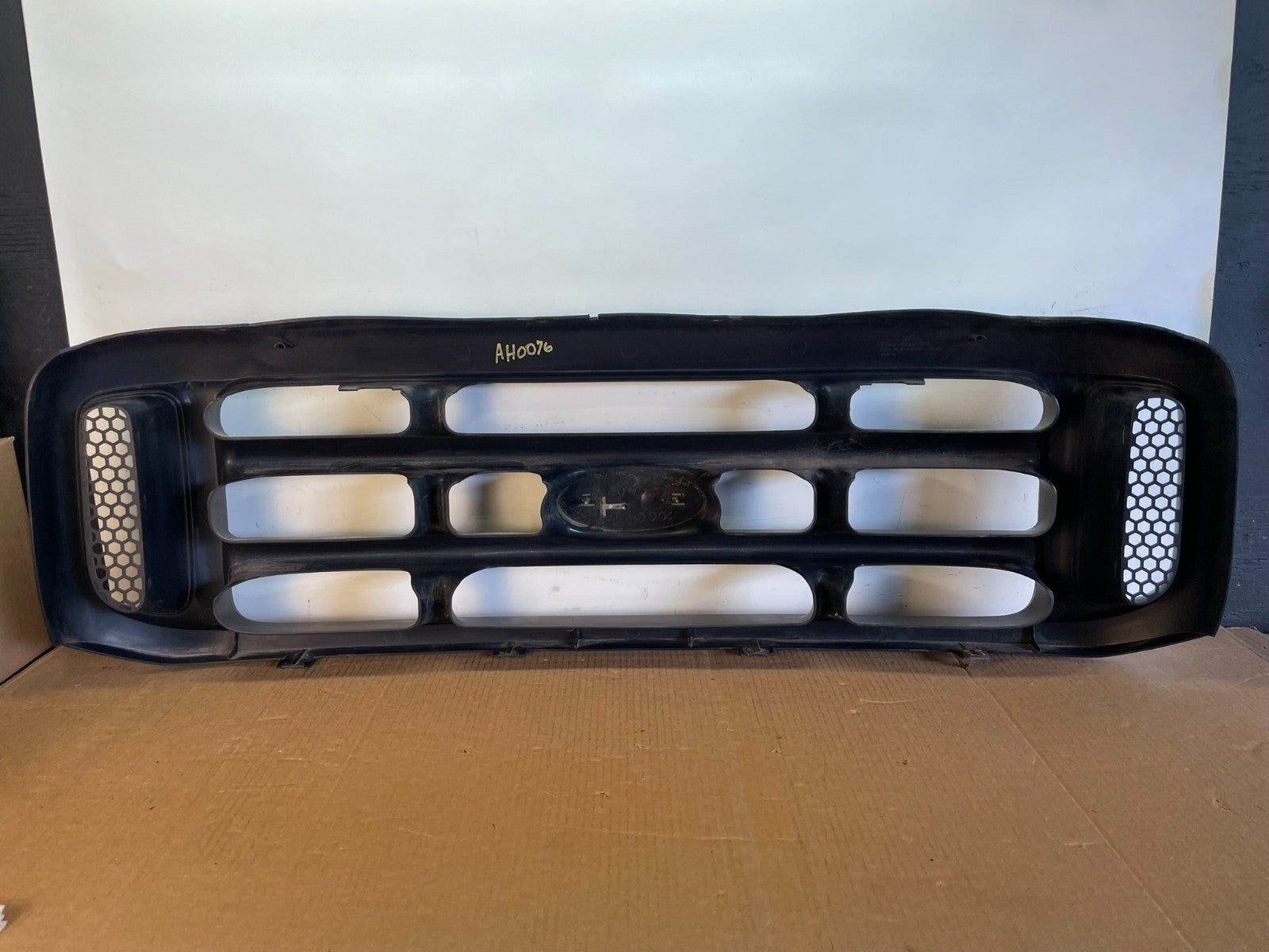1999 to 2004 Ford F250 Super Duty Front Upper Grill Grille ah0076 DG4