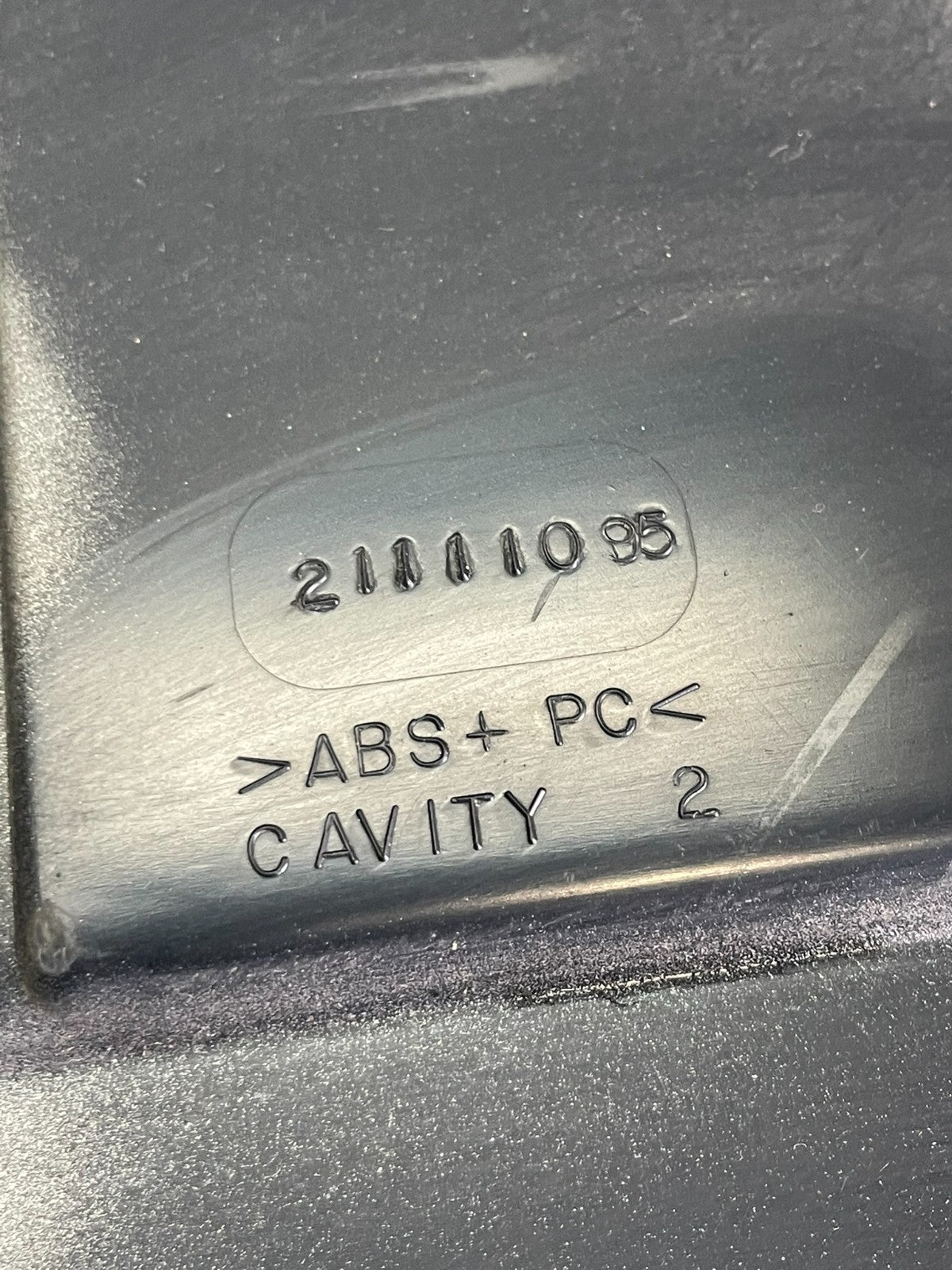 1997 - 1999 Saturn SL2 Sedan Center Tail Light Lid Trunk Rear Panel  AB3154 DG7