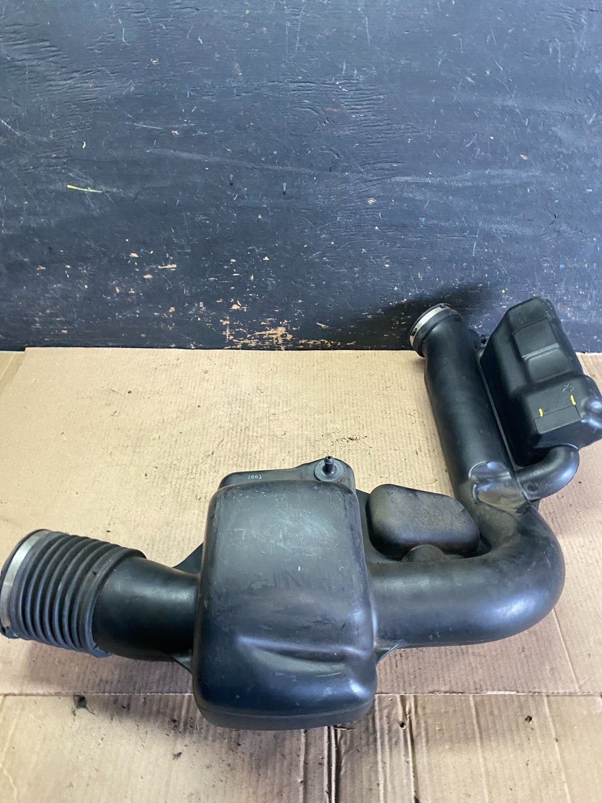 2011 - 2013 Dodge Durango 3.6L Resonator Air Intake Tube S9806 DG5