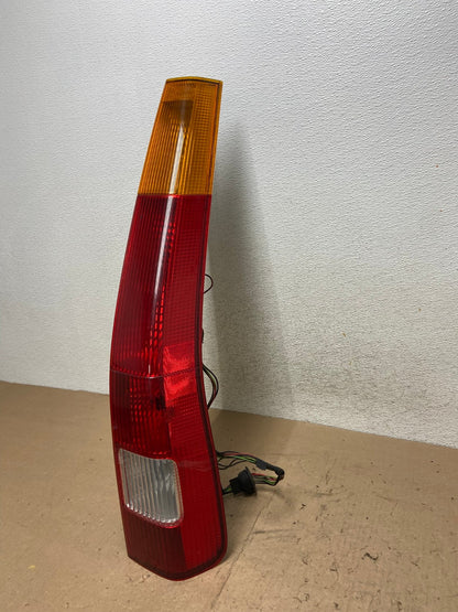 2002 - 2004 Honda Crv Cr-v Right Passenger Rh Side Tail Light AG5531 LK1