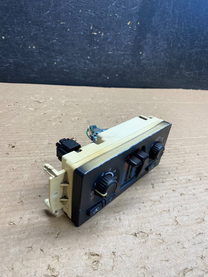 2003 to 2006 Chevrolet Silverado HVAC Heater Climate Control Module AG8365 DG1