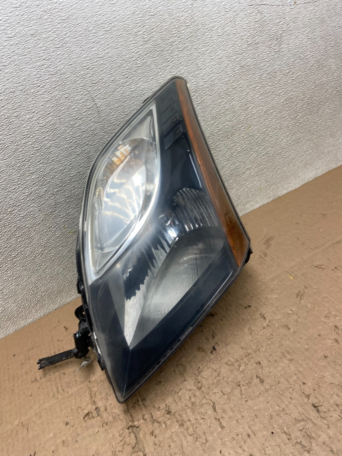 2010 - 2012 Nissan Sentra Halogen Left Driver LH Side Black Headlight Y0424 GD2