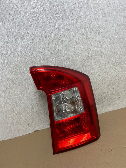 2007 2008 2009 2010 2011 2012 Kia Rondo Right Passenger Tail Light AG6825 LK2