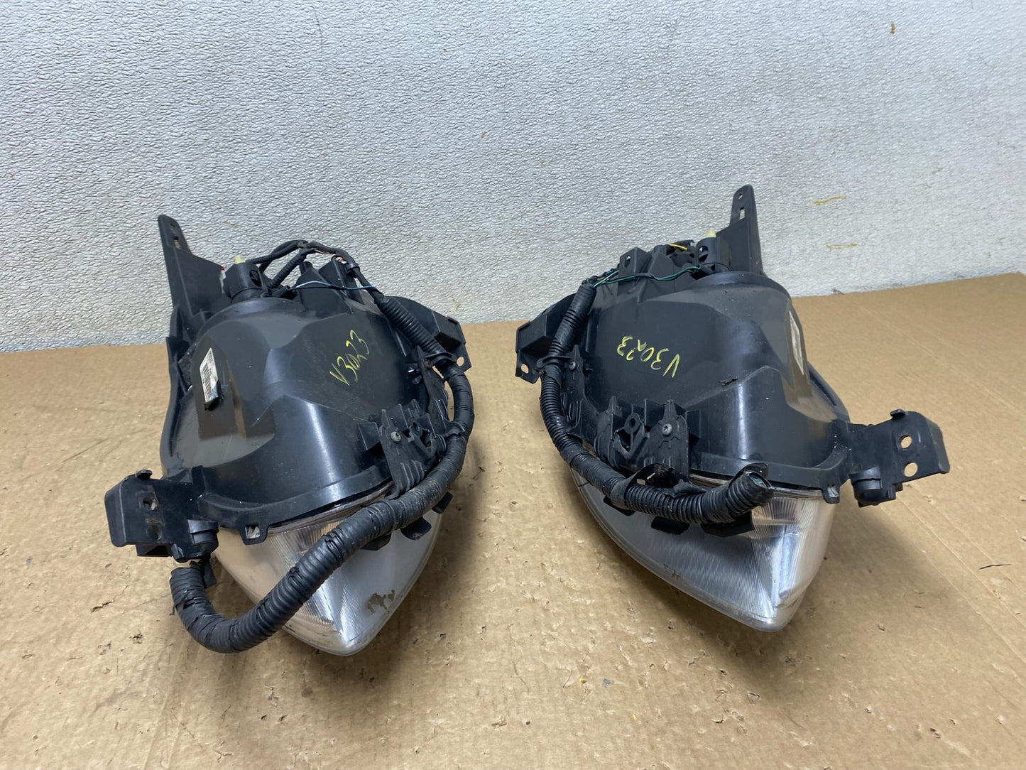 Sedan 2010 2011 2012 Nissan Altima Headlights Halogen Left+Right Side V3023 DW16