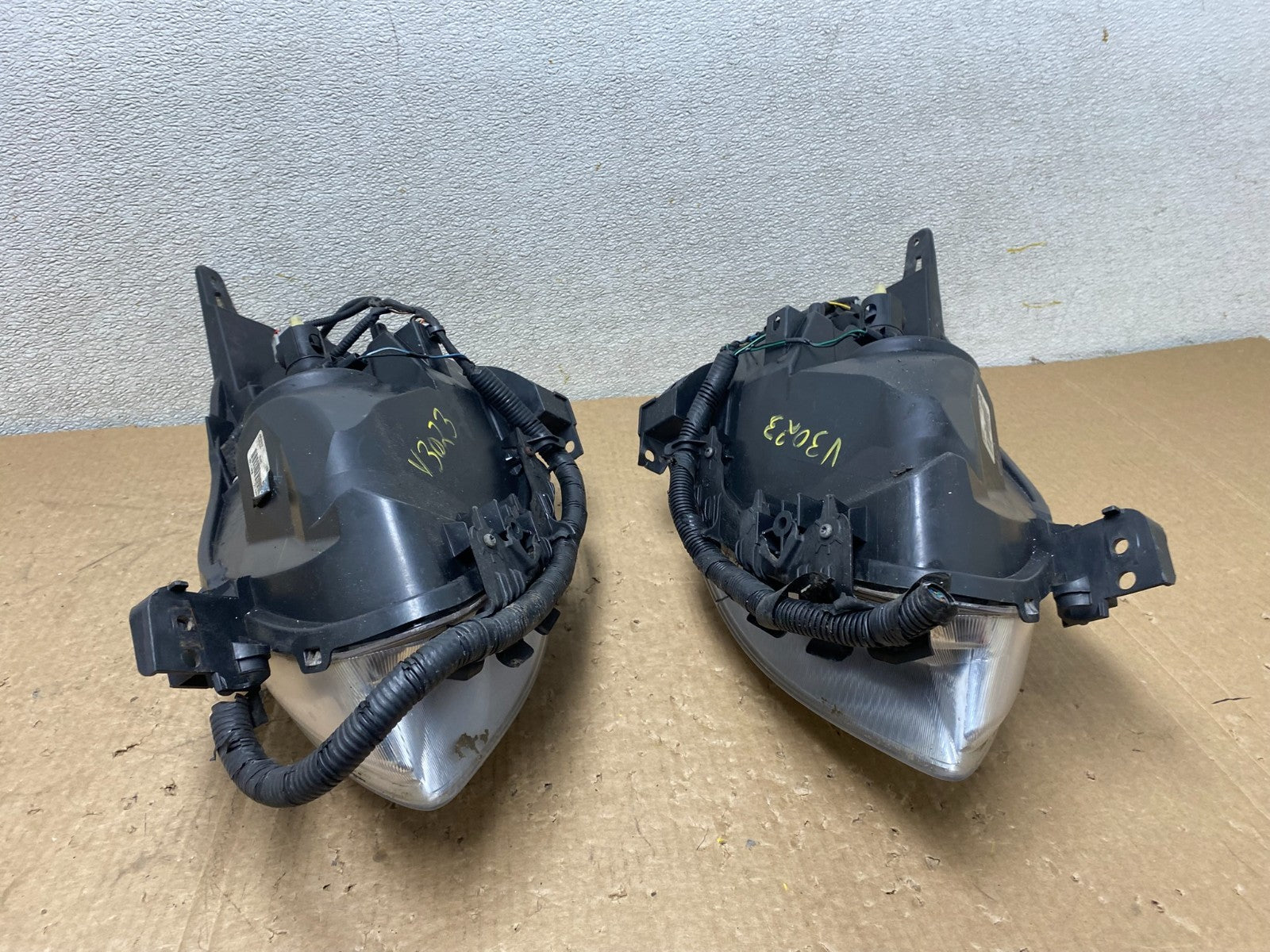 Sedan 2010 2011 2012 Nissan Altima Headlights Halogen Left+Right Side V3023 DW16