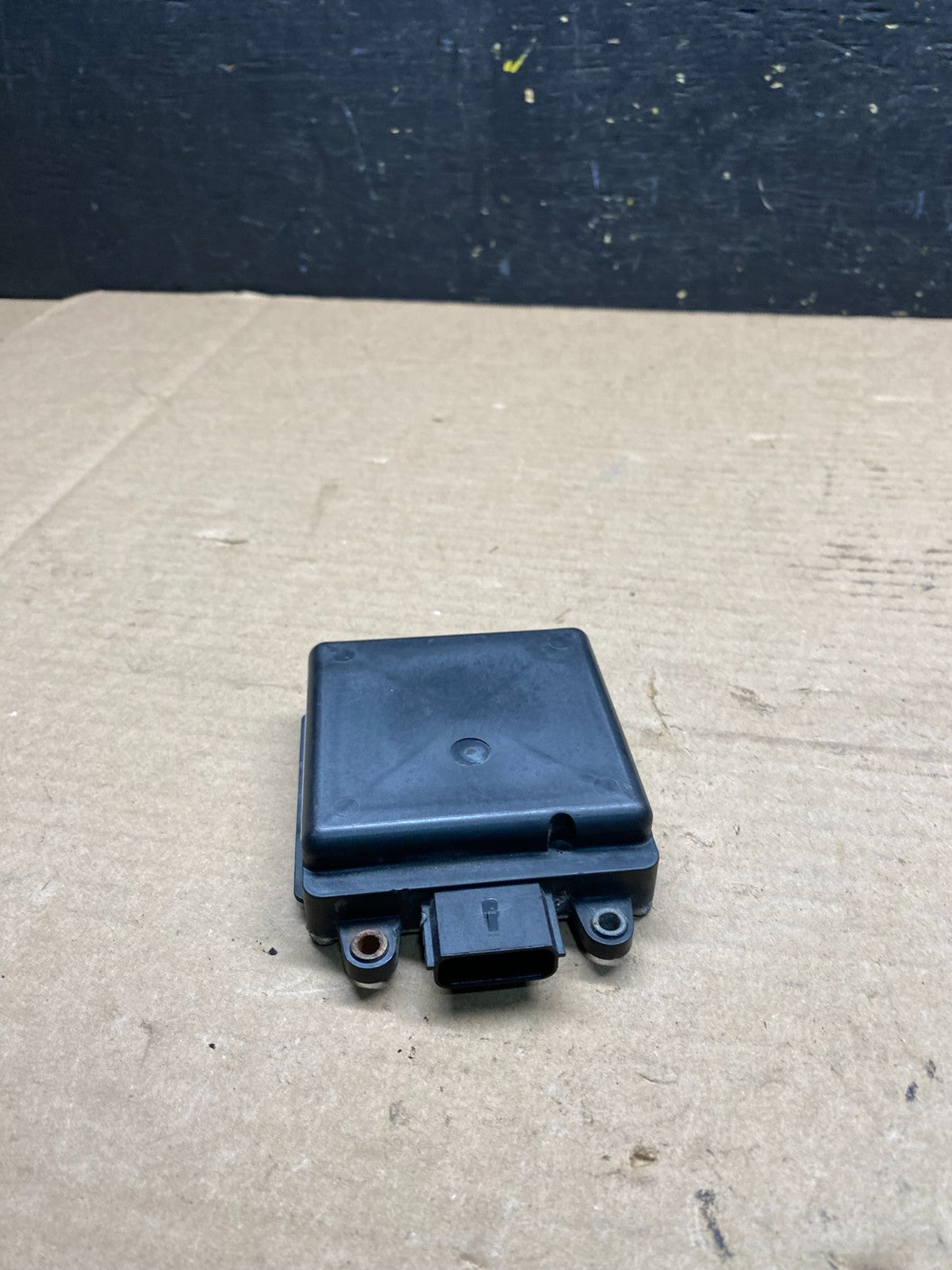 2014 to 2015 Jeep Grand Cherokee Blind Spot Radar Sensor Module OEM Q2504 DG3