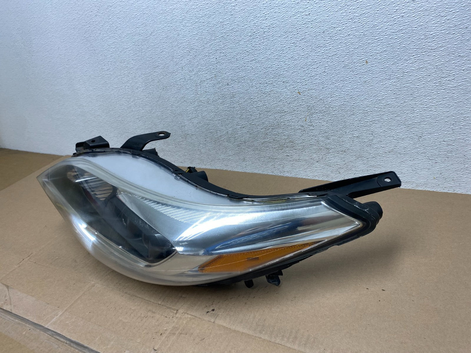 2013 to 2016 Toyota Avalon Halogen Left Driver LH Headlight AE6667 DG1