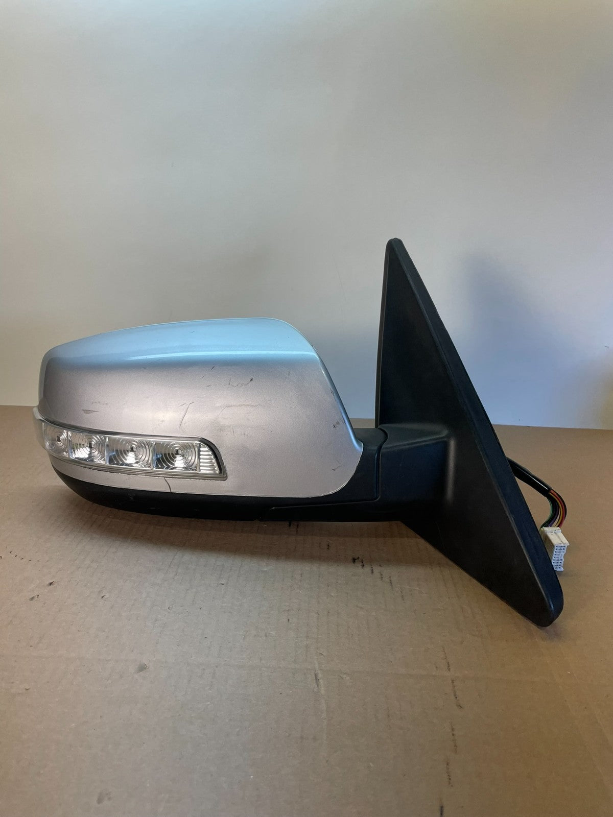 2011 to 2015 Kia Sorento Right Passenger Door Mirror Turn Signal AI8701 DG0