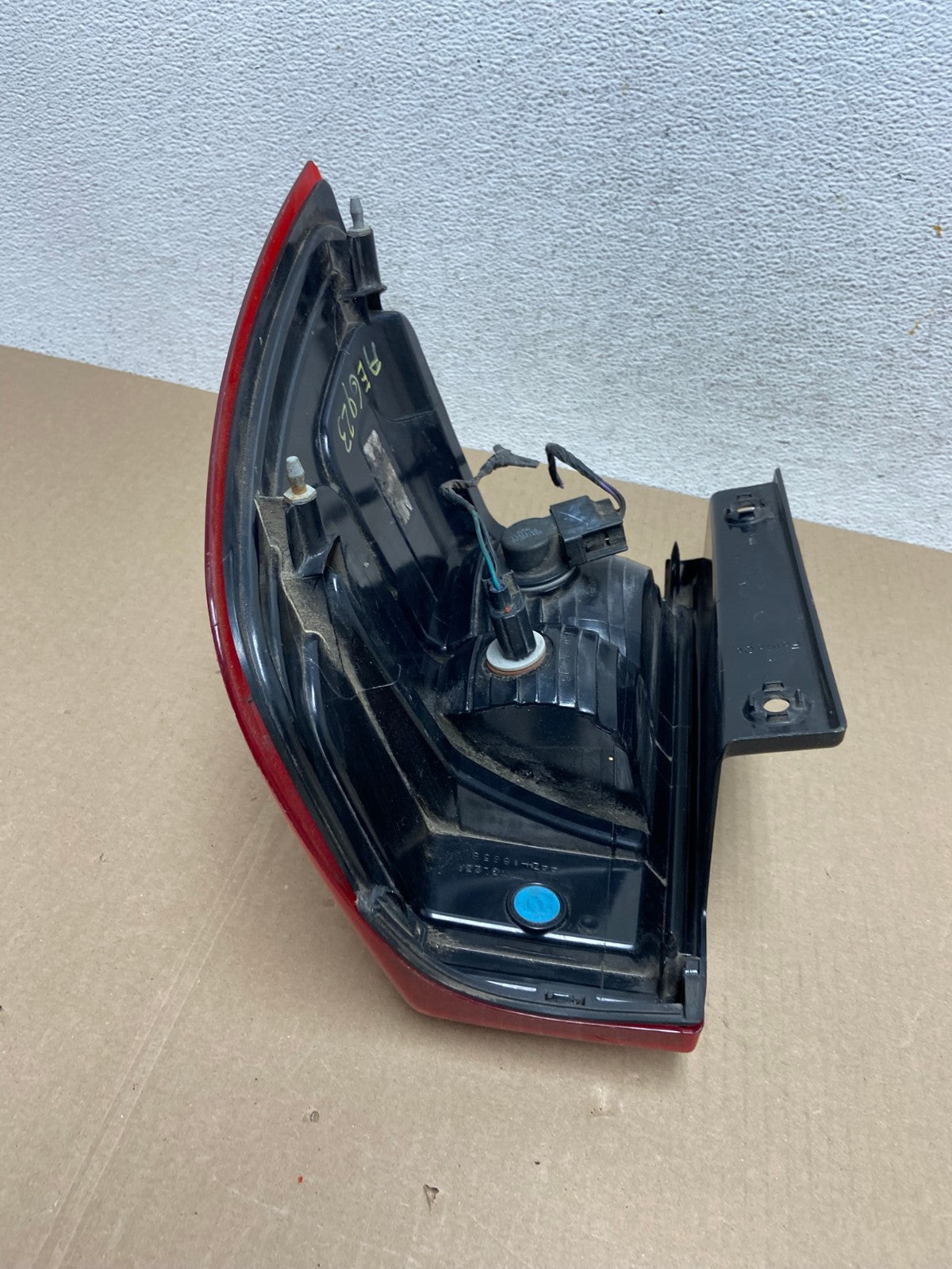 2007 to 2012 Ford Expedition Left Driver LH Side Tail light AE6923 lk6