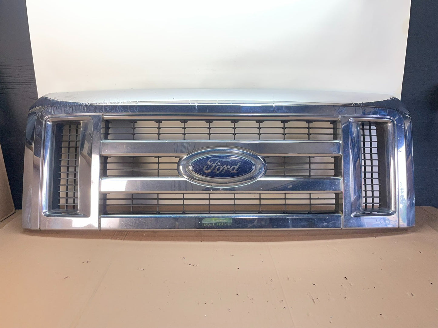 2008 to 2014 Ford Econoline E150 E250 Front Upper Black Grill Grille ag7673 DG0