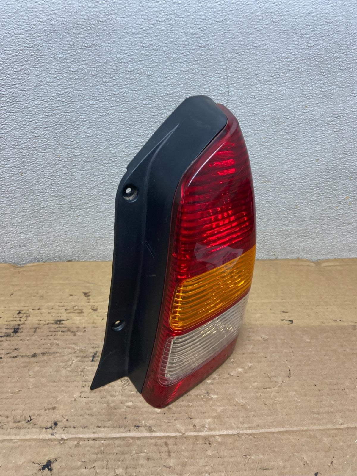 2001 2002 2003 2004 Mazda Tribute Right Passenger Rh Tail Light OEM AB5305 LK2
