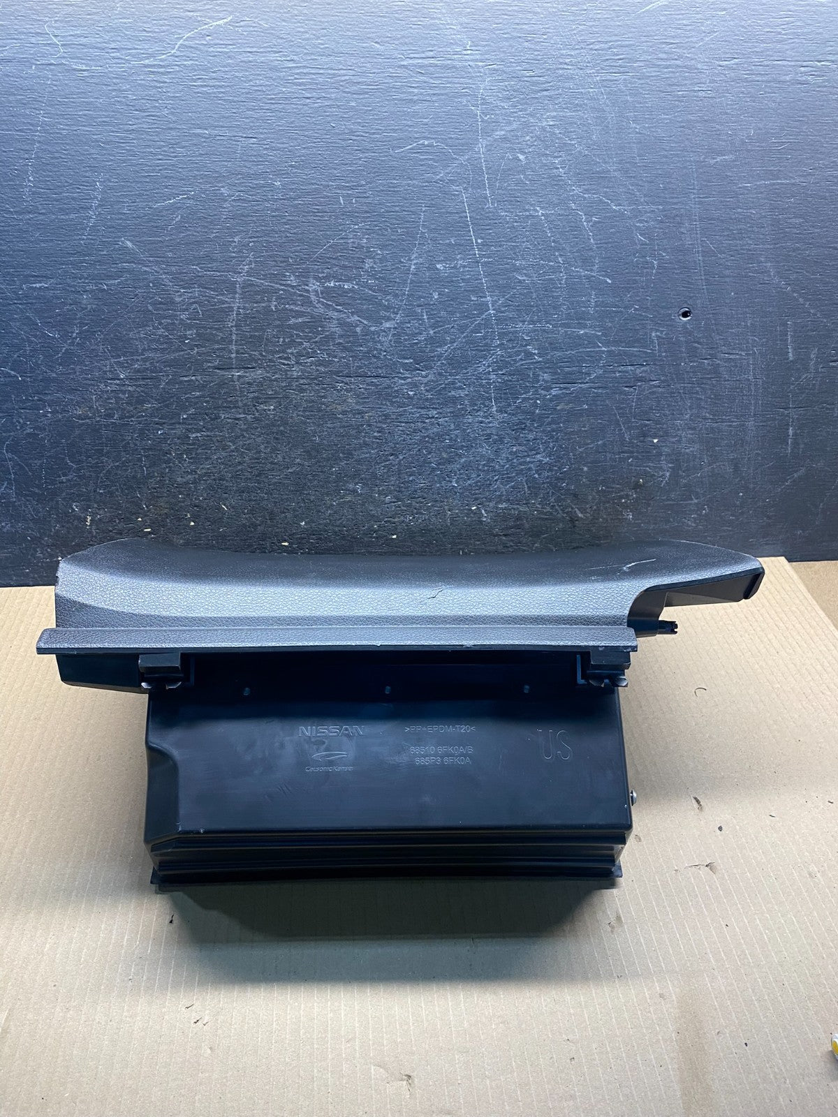 2017 2018 2019 Nissan Rogue Glove Box Compartment AH7428 DG7
