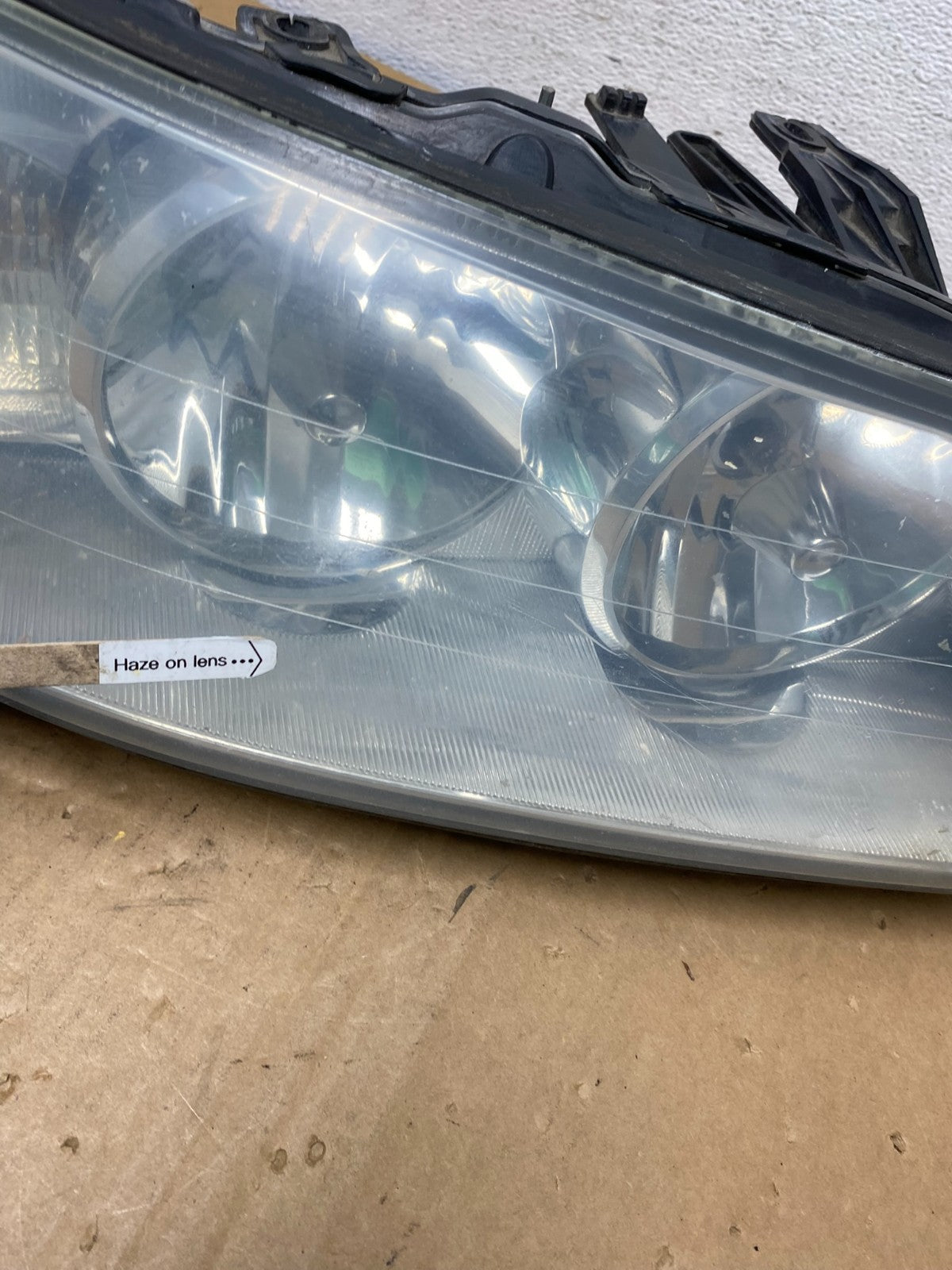 2005 to 2011 Lincoln Town Car Right Passenger Rh Side Headlight AD3236 DW5