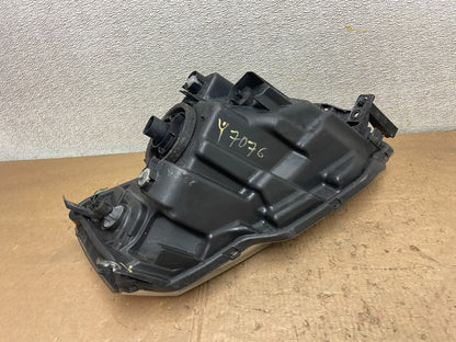 2004 - 2008 Mitsubishi Endeavor Headlight Left Driver Lh Side OEM Y7076 DW10