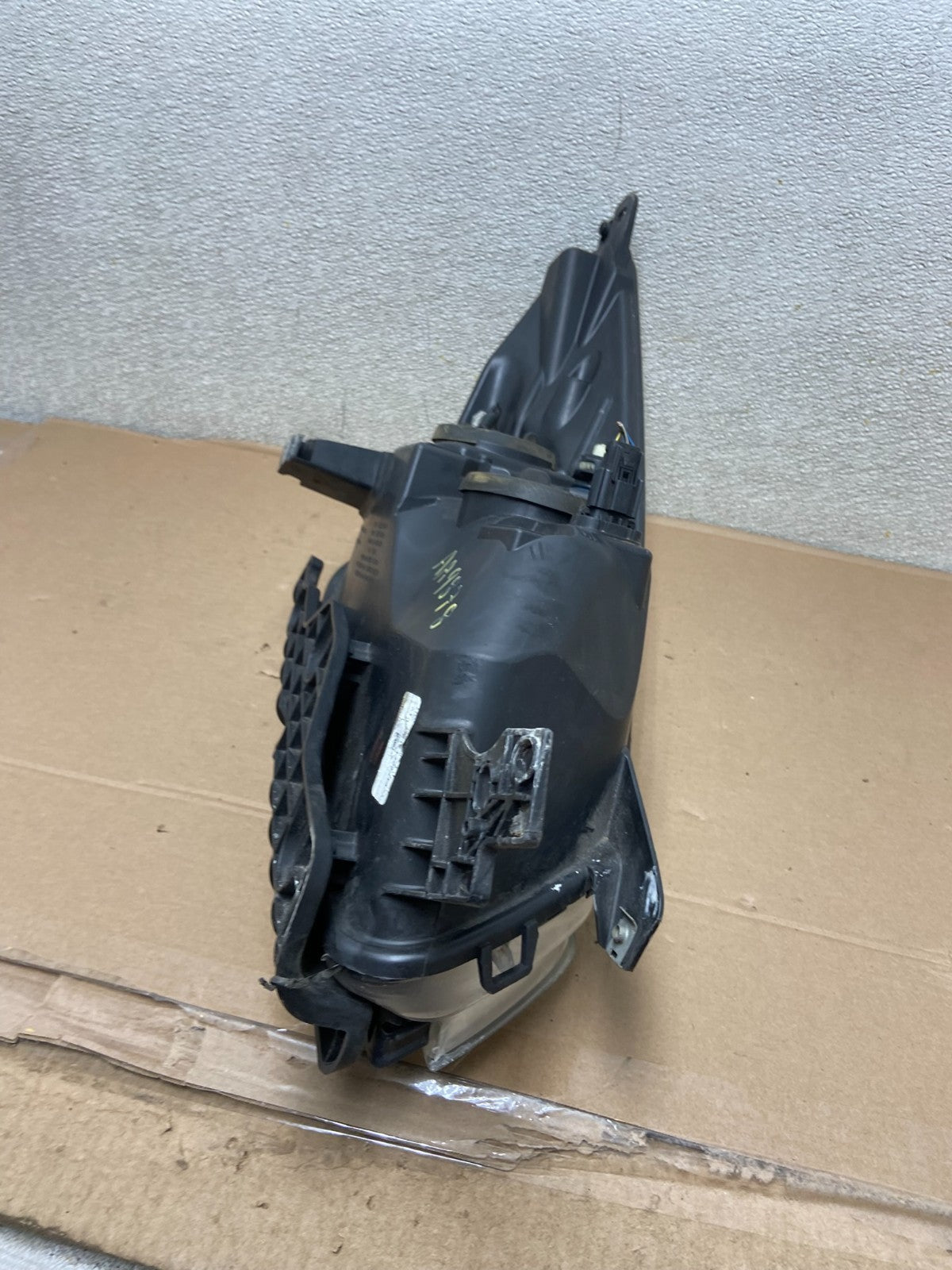 2013 - 2016 Ford Escape Headlight Left Driver Lh Side Halogen AA9878 DW6