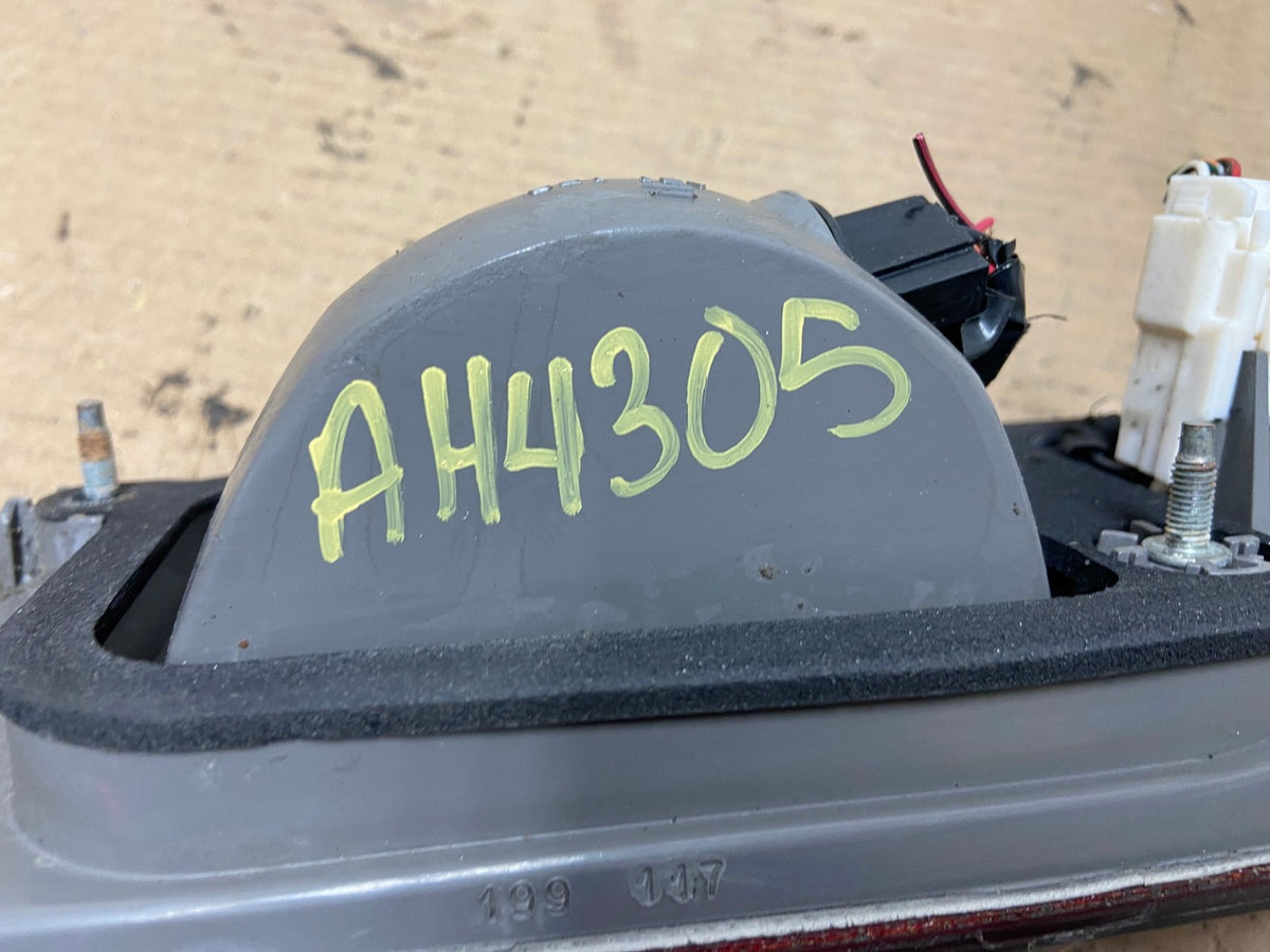 1997 1998 1999 Toyota Camry Tail Light Inner Left Driver LH Inner AH4305 LK5