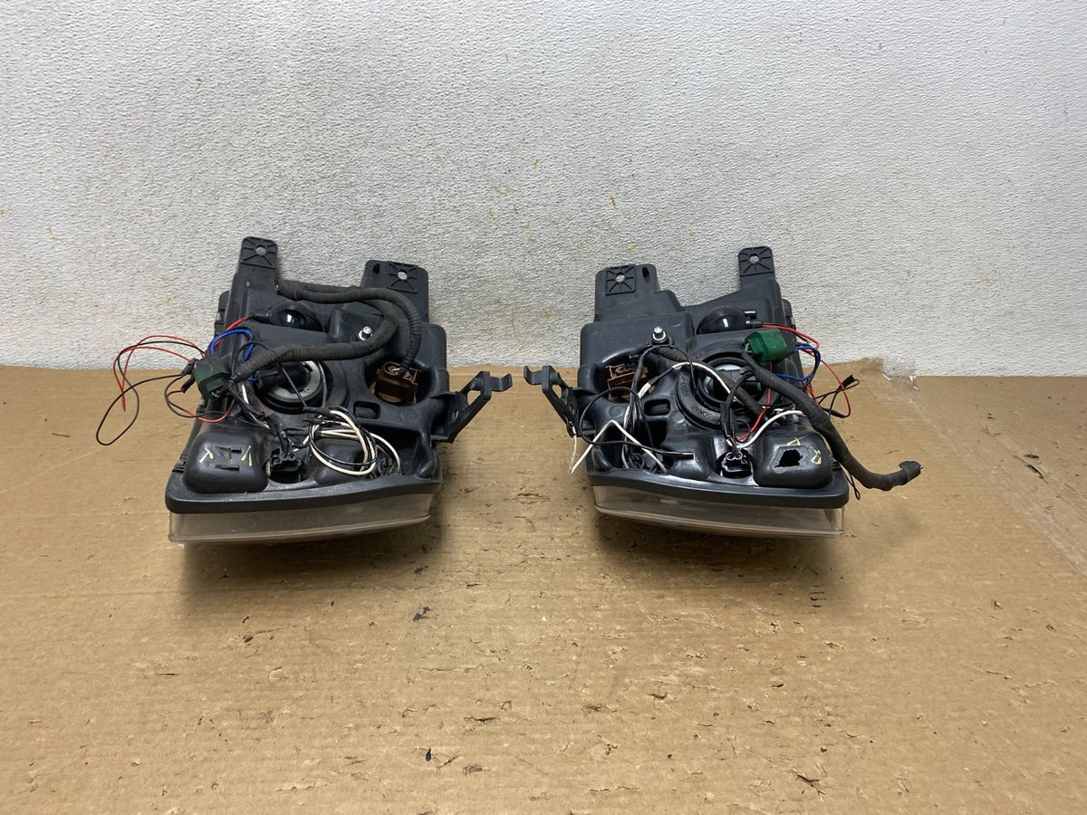 1999 - 2004 Jeep Grand Cherokee Left+Right Set Black LED Headlights AH9222 DG9