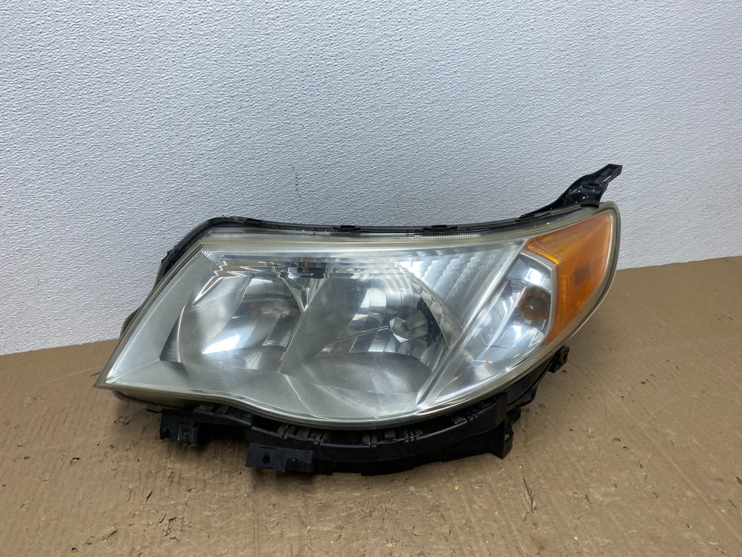 2009-2013 Subaru Forester Left Driver LH Halogen Headlight AC0122 DW0