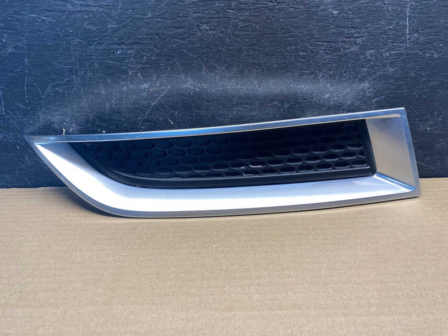 2013 to 2016 GMC Acadia Right Passenger Upper Bumper Grille Cover af7603 DG0