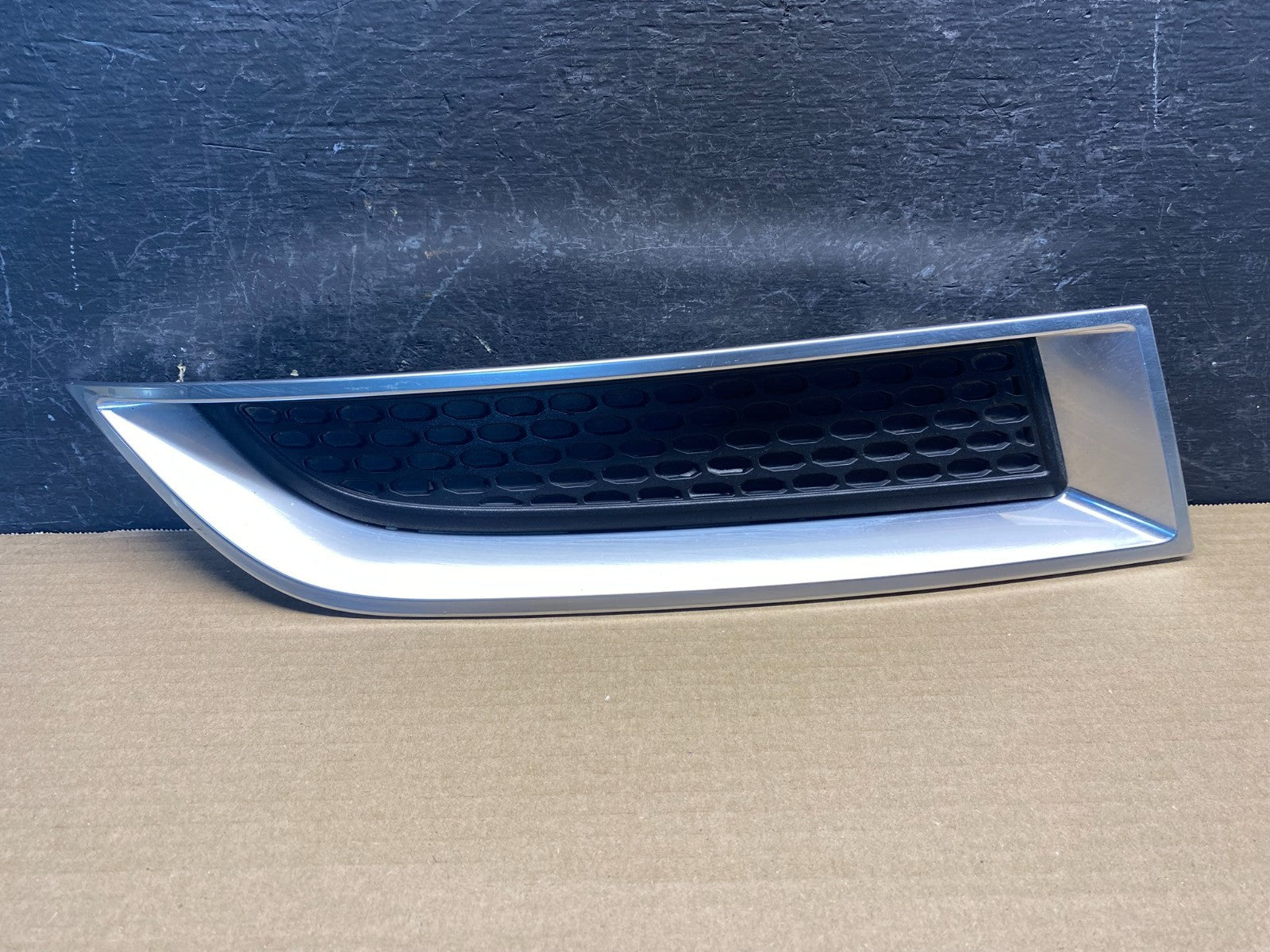 2013 to 2016 GMC Acadia Right Passenger Upper Bumper Grille Cover af7603 DG0