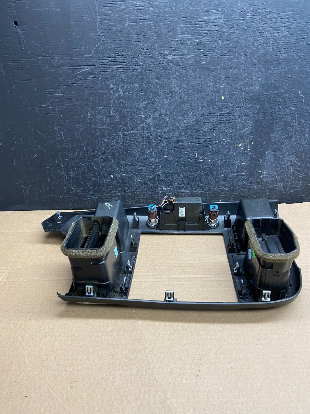 2007 to 2014 Silverado Sierra Center Console Radio Bezel Air Vents AF2426 DG4