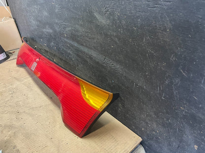 2001 to 2002 Saturn SC1 Trunk Rear Center Tail Light Panel OEM r5363 DG1