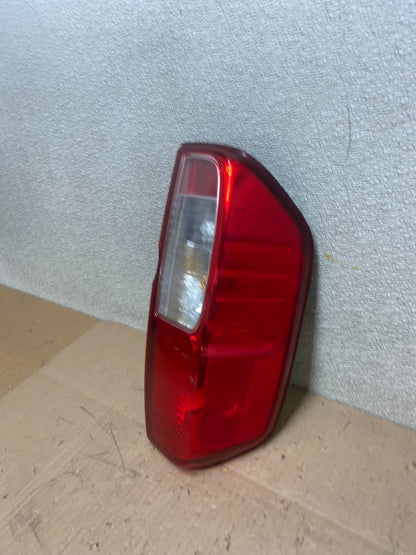 2005 to 2014 Nissan Frontier Left Driver LH Side Tail light Oem AA0539 DW1