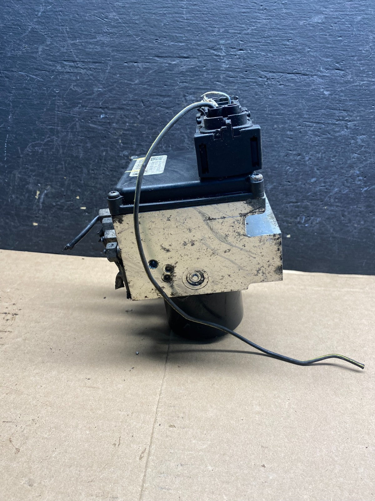 2009 Ford E-150 E150 E250 E350 ABS Anti-Lock Brake Pump Module AE9989 DG2