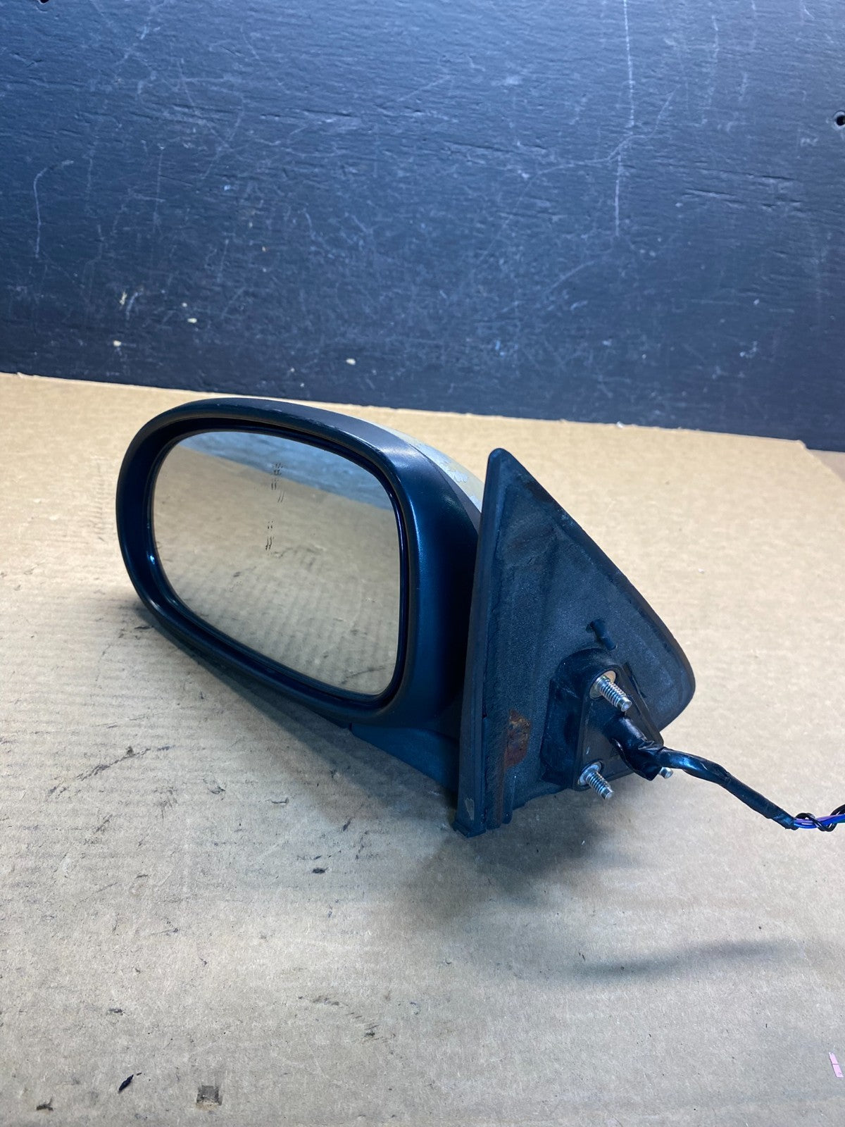 2000 - 2004 Infiniti i30 i35 Front Left Driver LH View Door Mirror AD9909 DW10