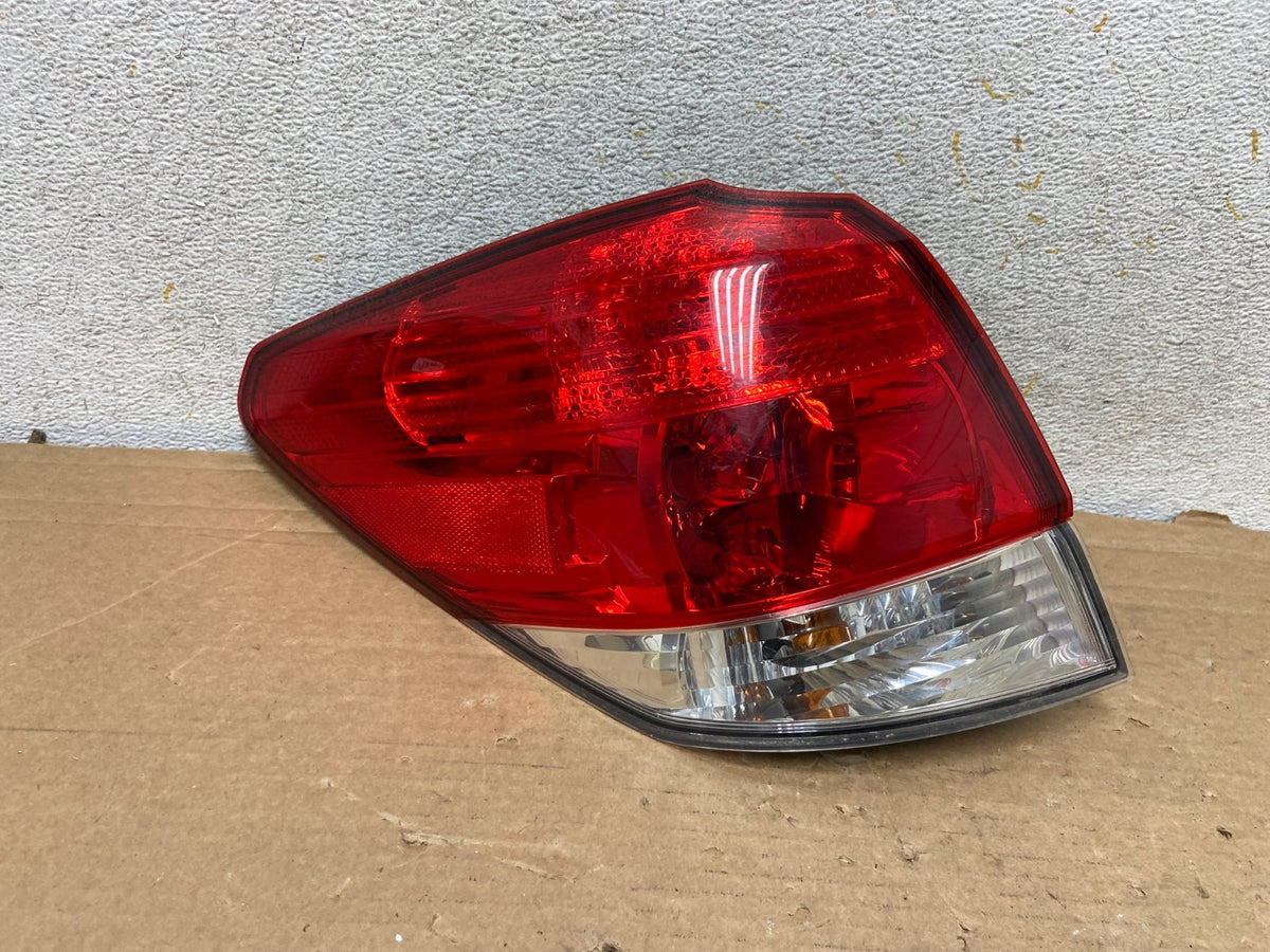 2010-2014 Subaru Outback Wagon Left Driver Lh Side Tail Light AH8441 LK0