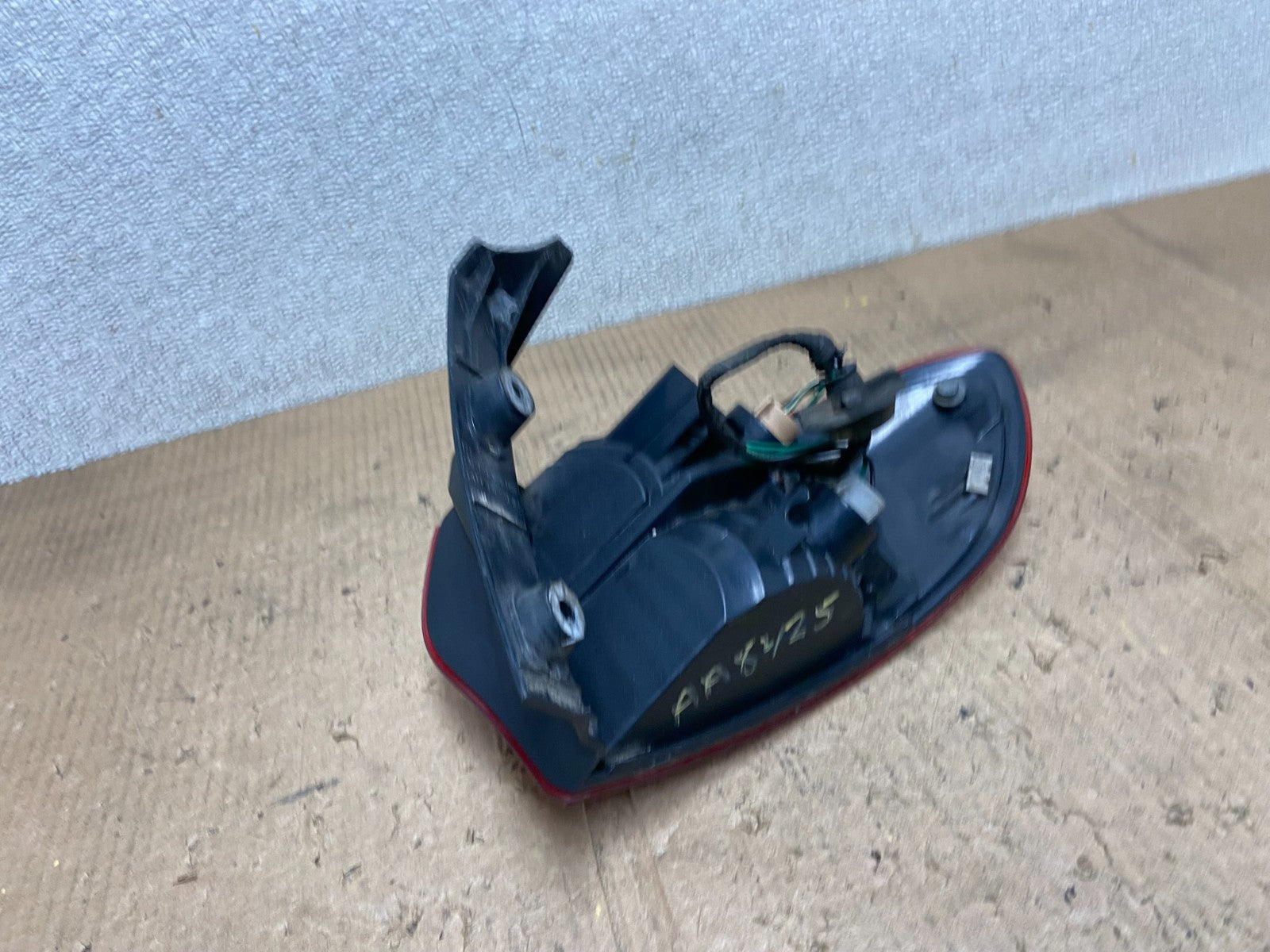 2006-2007 Subaru Tribeca B9 Left Driver Lh Side Tail Light Oem AA8425 LK5