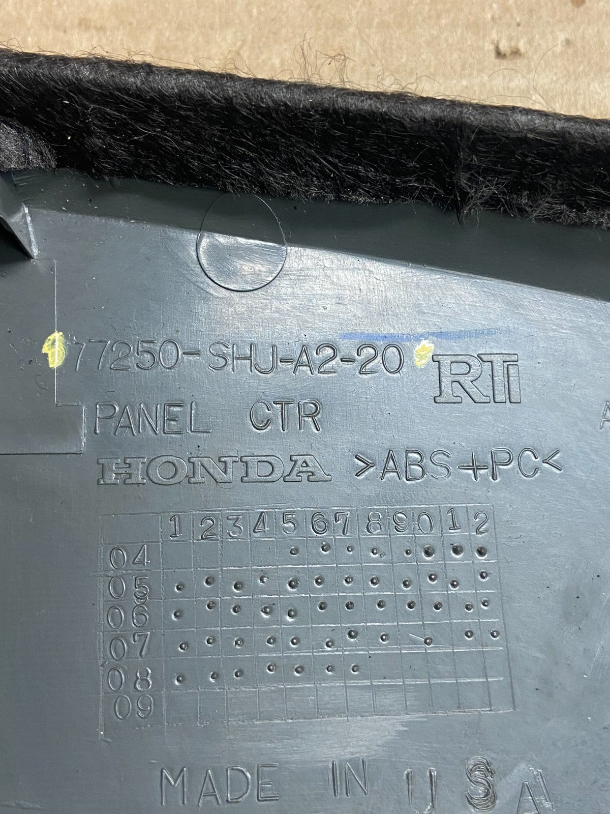 2005 to 2010 Honda Odyssey Radio Climate Control Dash Trim Bezel AH5391 DG4