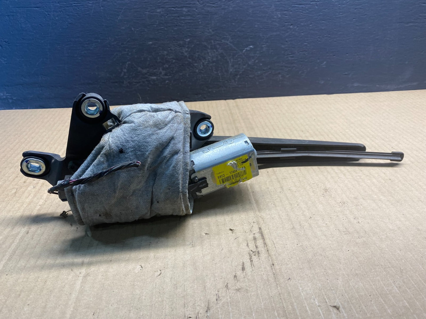 2011 to 2019 Ford Explorer Rear Windshield Wiper Motor OEM ac0890 DG5
