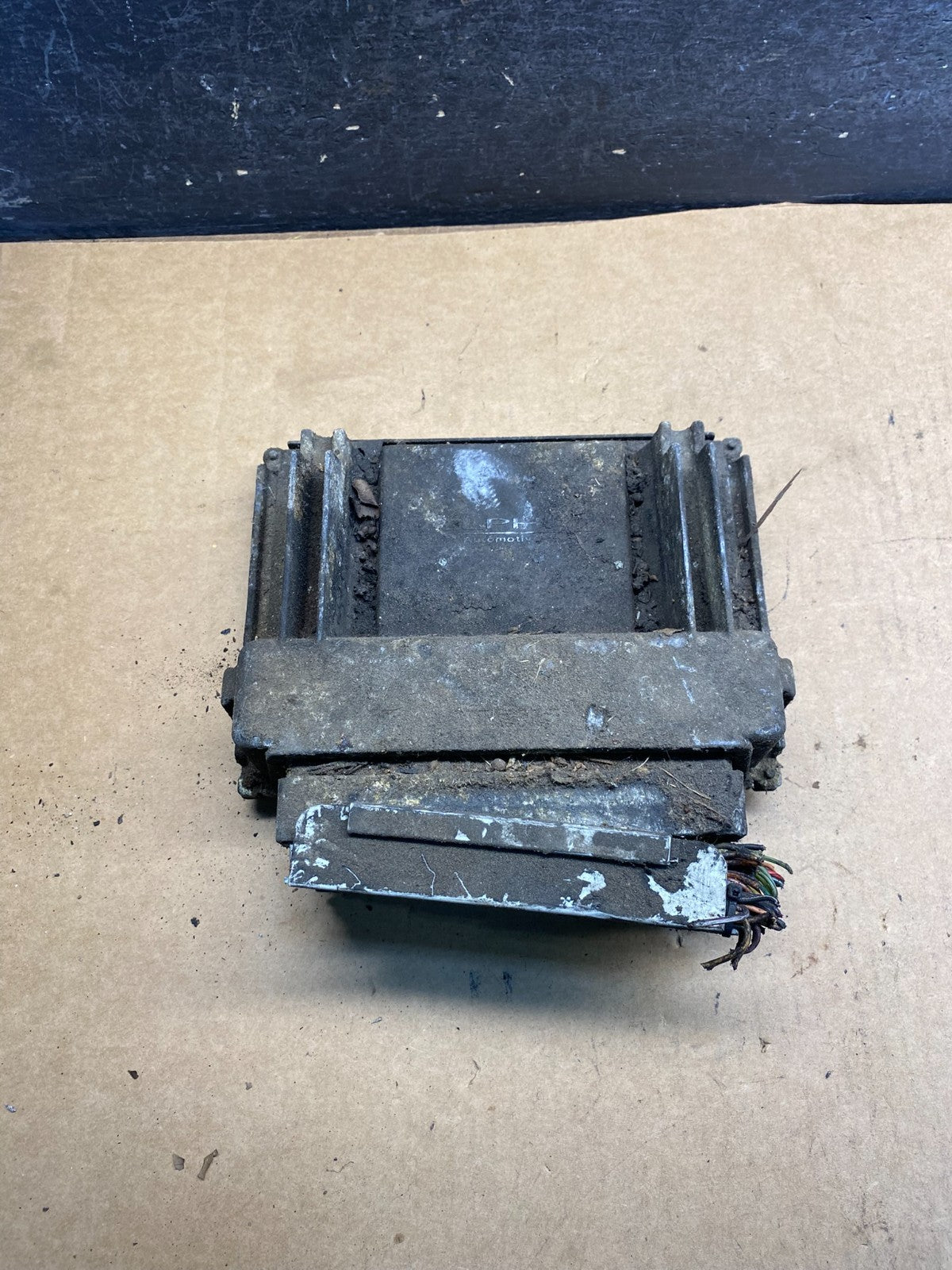 2001-2002 Silverado Tahoe Engine Computer Module 12200411 ECM ECU AH7238 DW1