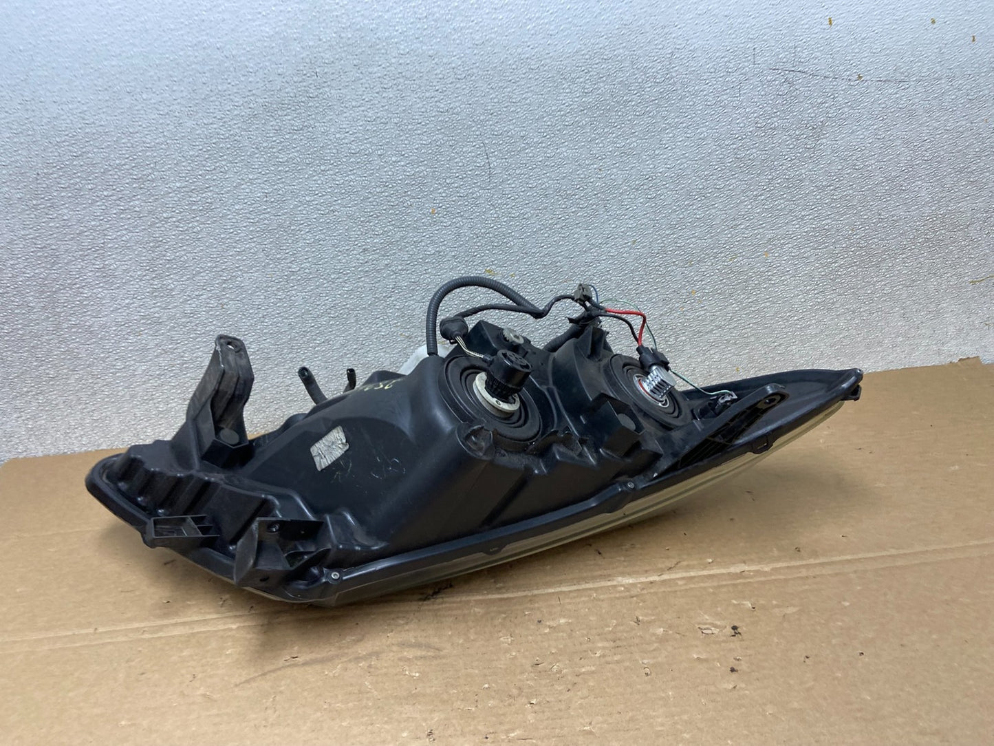 2013 to 2016 Nissan Pathfinder Left Driver LH Side Headlight Halogen OEM AB46865