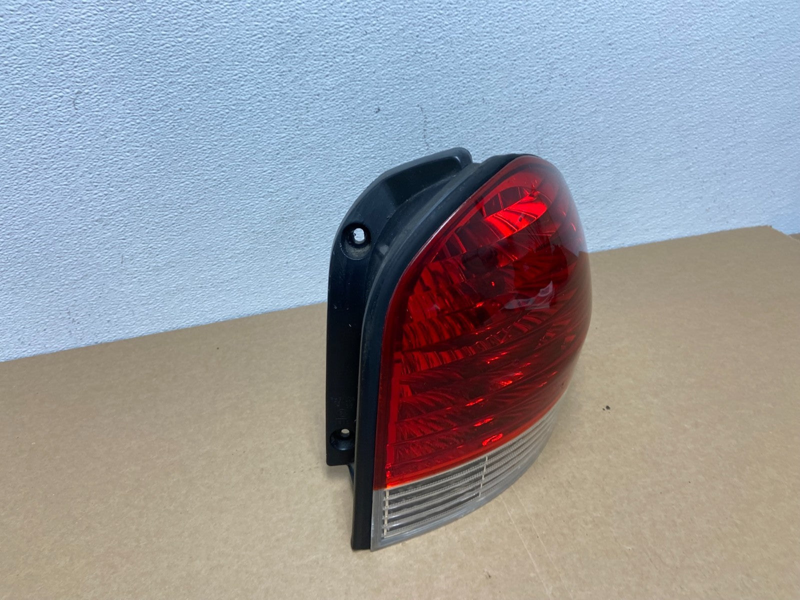 2005 to 2006 Hyundai Santa Fe Right Passenger Rh Side Tail Light Oem AB9944 DW2