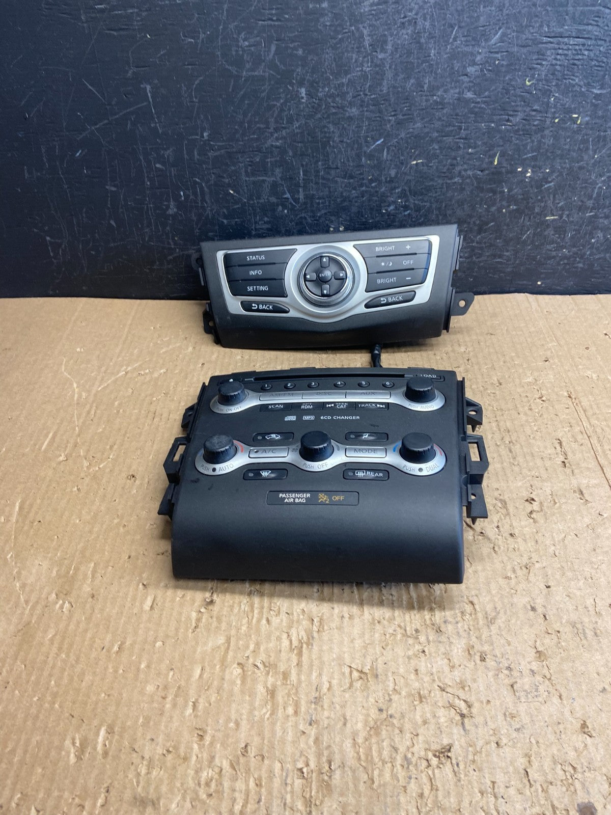 2011 - 2014 Nissan Murano AM FM Radio CD Climate Control Panel AF1553 DG0
