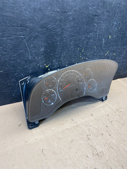 2008 to 2010 Chevrolet Express 1500 Speedometer Cluster Gauge R8857 DG1