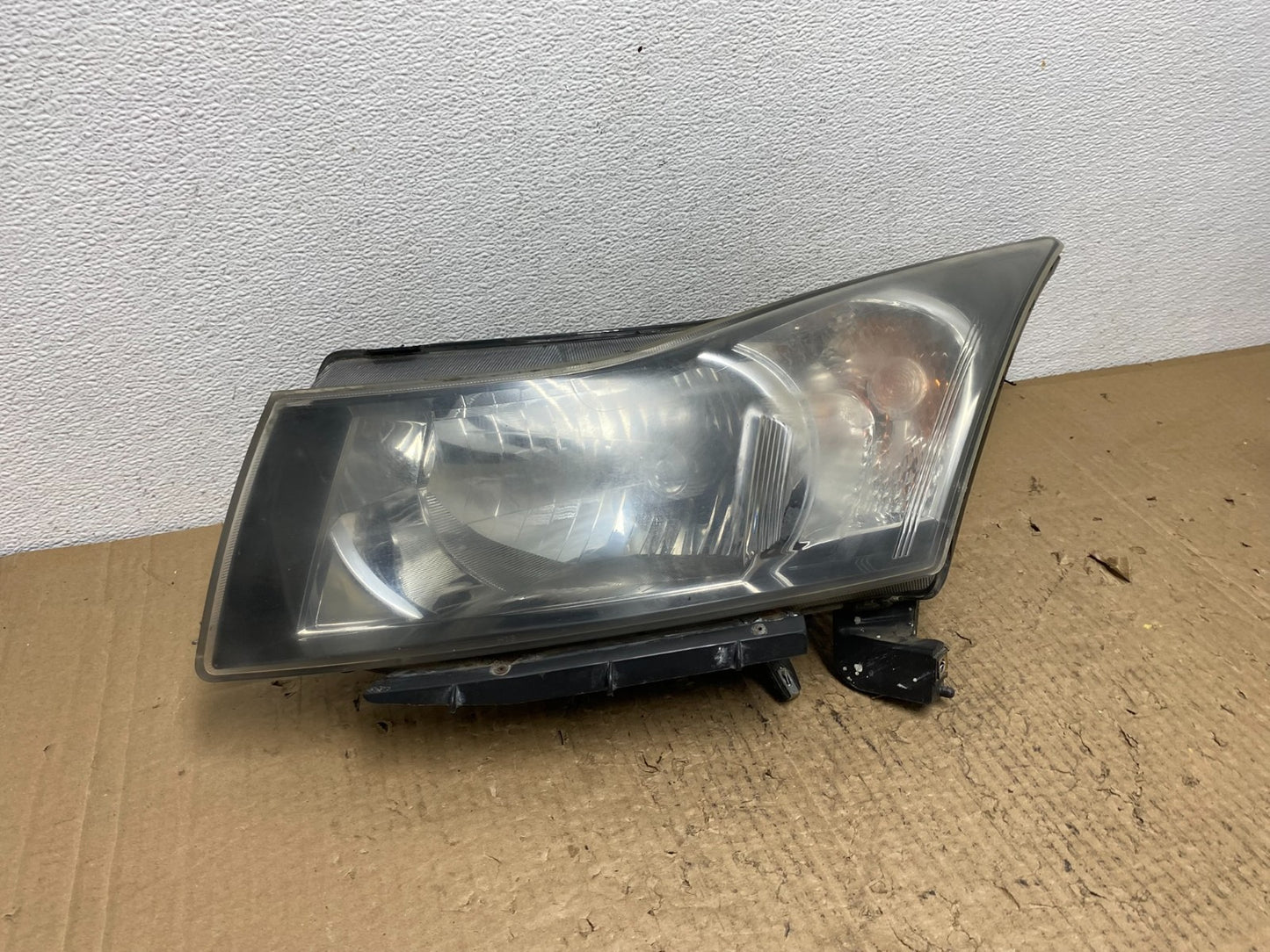 2011 to 2015 Chevrolet Cruze Halogen Left Driver LH Side Headlight AC4185 DW2
