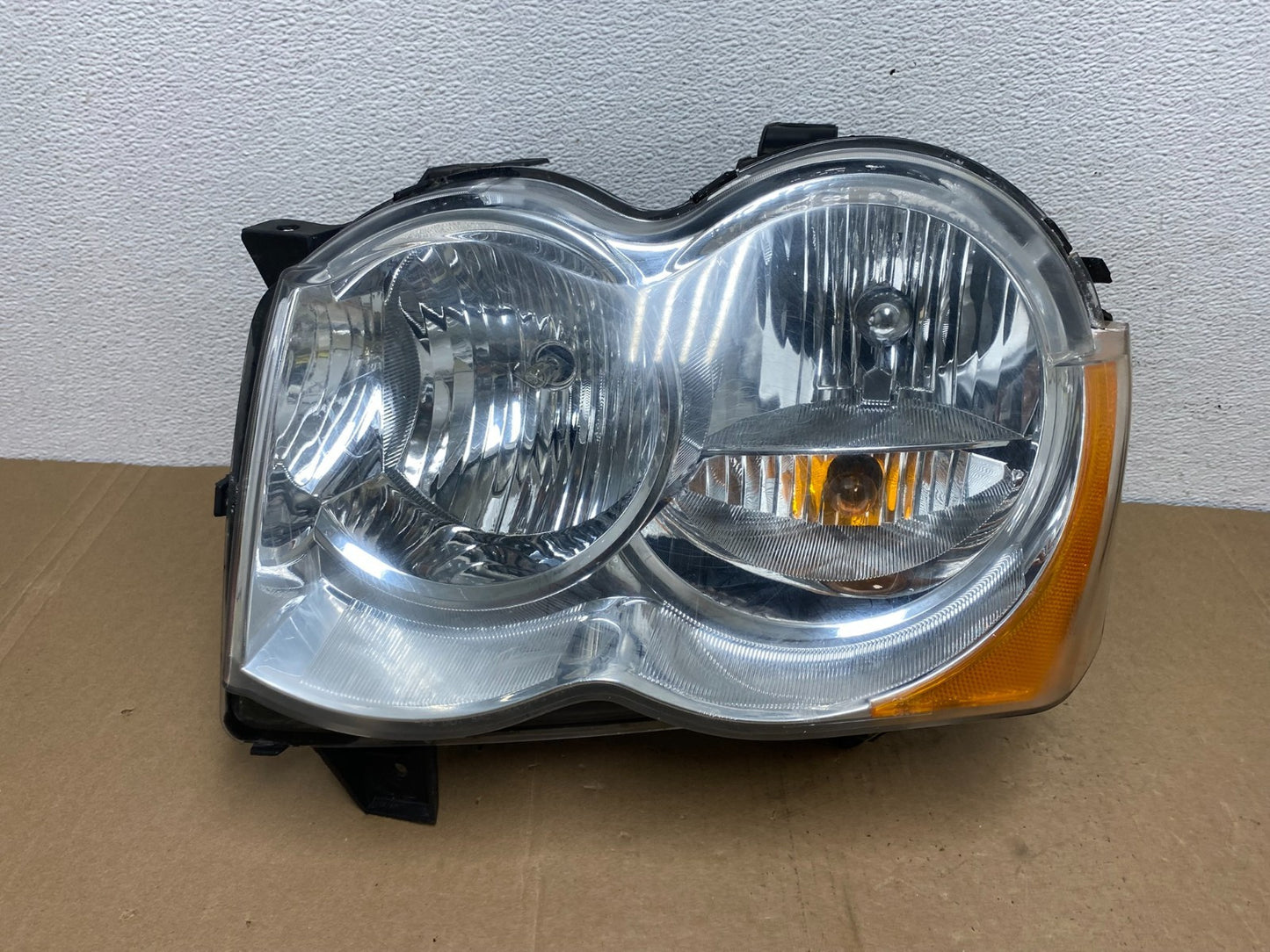 2008-2010 Jeep Grand Cherokee Left LH Driver Side Halogen Headlight AC5630 DW0