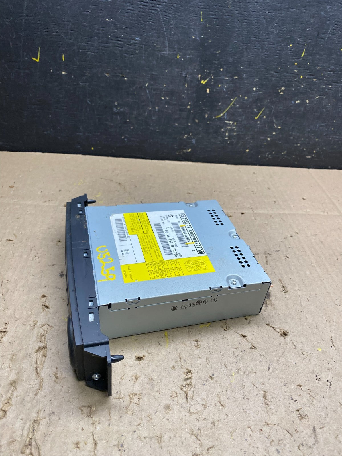 2009 2010 2011 Volkswagen Routan Video DVD Player U5259 DG2