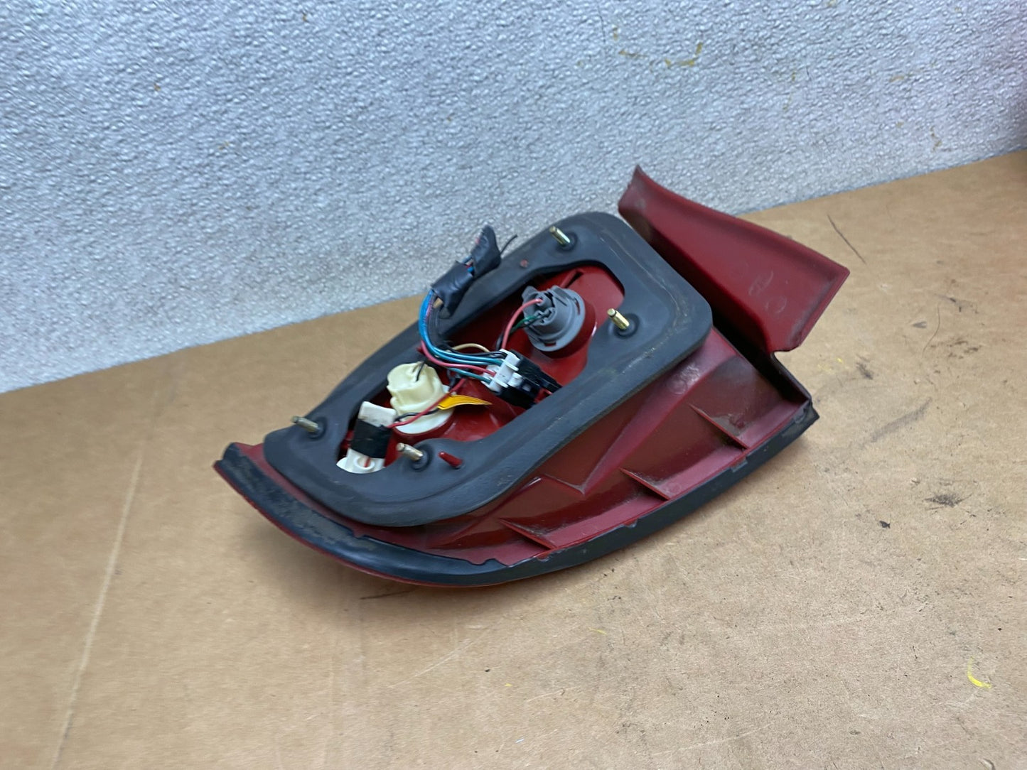 2001 - 2002 Kia Optima Left Driver LH Side Tail light Oem X3796 DG6