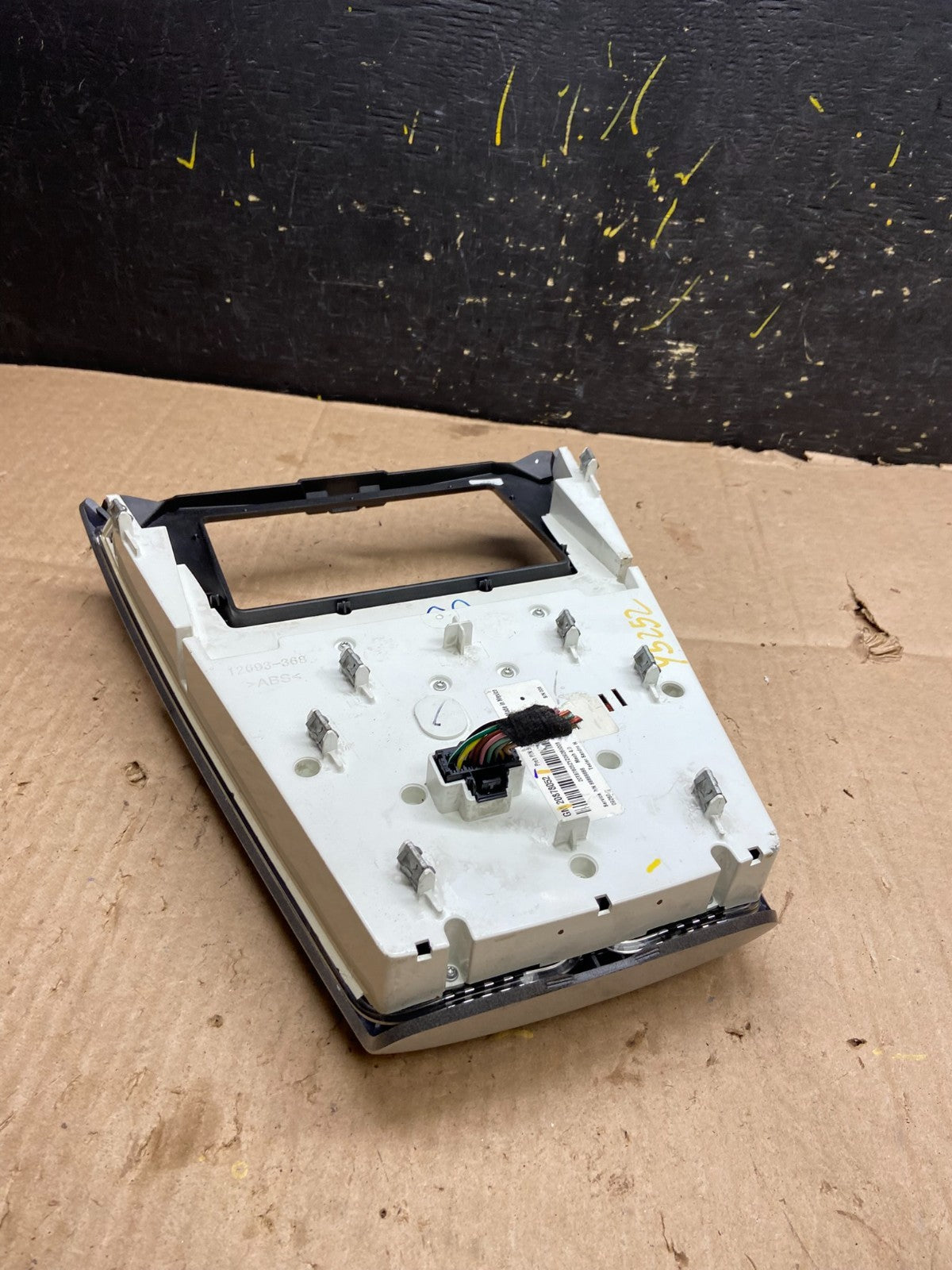 2010-2011 Chevrolet Equinox Radio Face Climate Control Panel Bezel Y5252 DG4