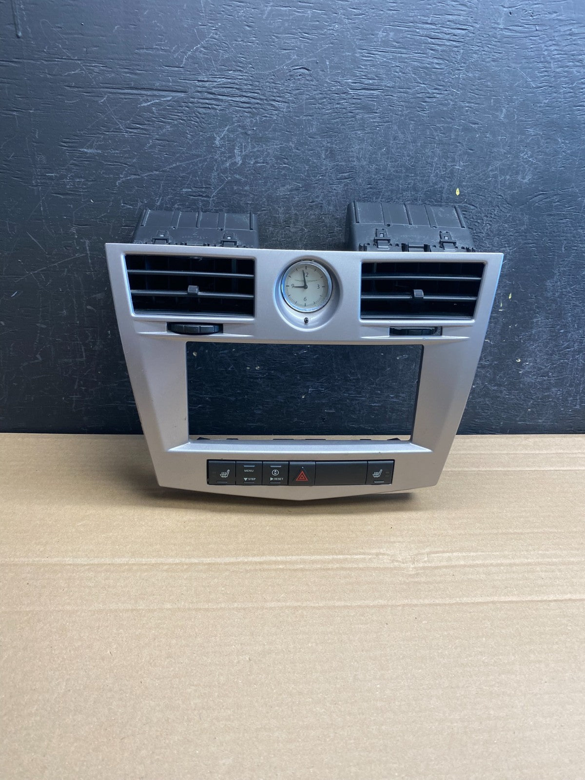 2007 2010 Chrysler Sebring Center Dash Radio Clock Bezel Trim Panel Oe AF6534 DG0